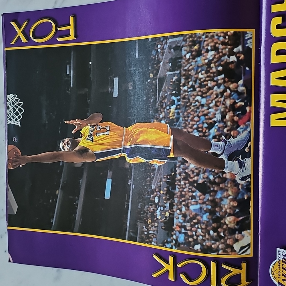 🏀HP🏀LA Lakers 2002 Kobe Cover Team Calendar - Picture 5 of 15
